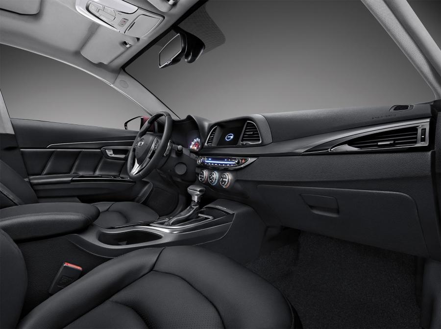 Интерьер Trumpchi GA6 2014 года  (фото 11 из 15)